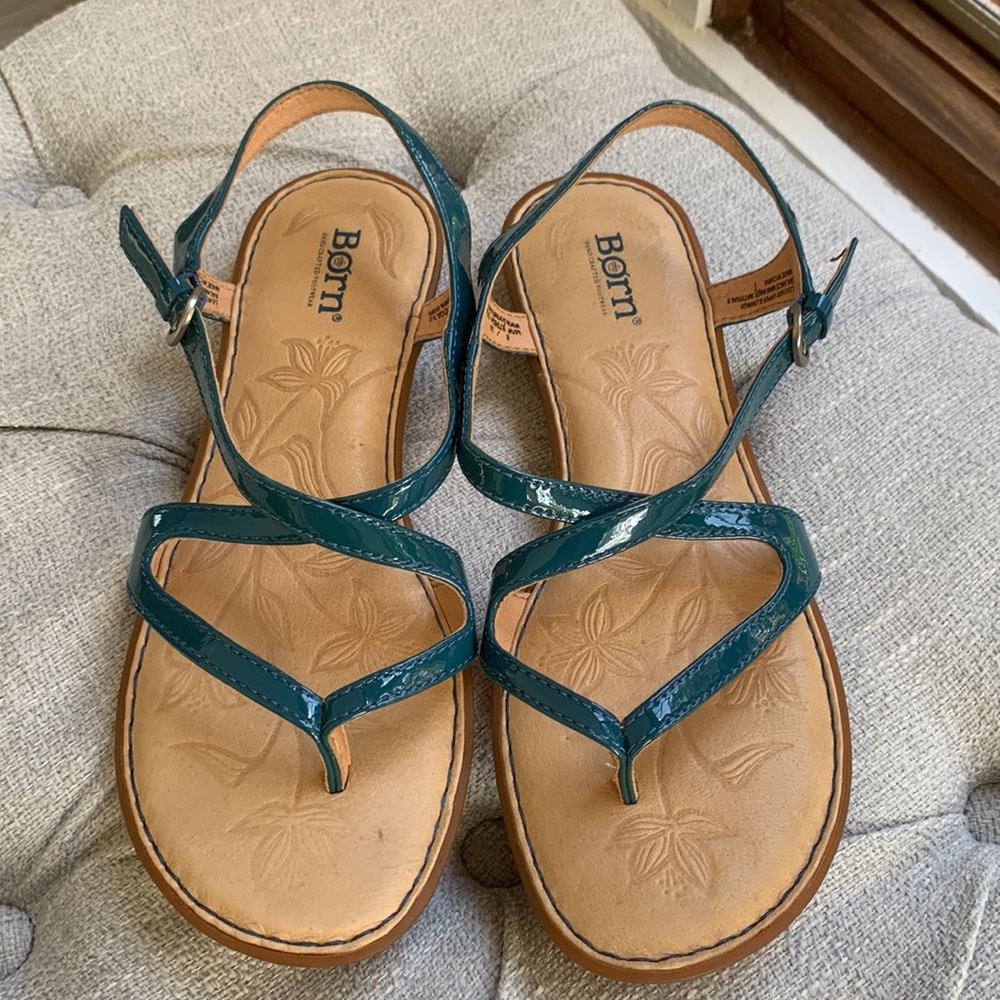 Born womens patent leather dark teal sandals, Sz 8 M/W EUC Shiny deep blue/green